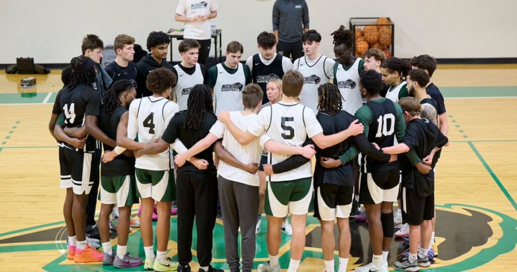 how to become a leader